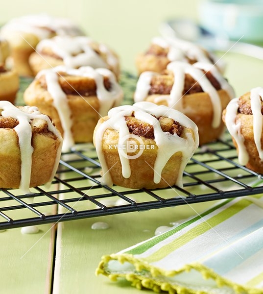 Vanilla Glaze Cinnamon Buns