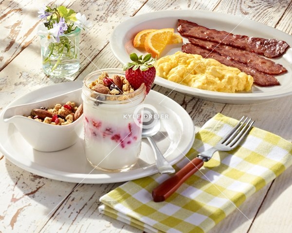 Yogurt Parfait Breakfast