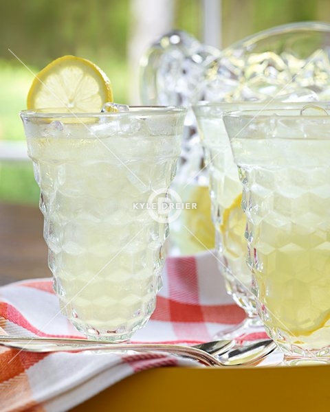 Family Dinner Lemonade