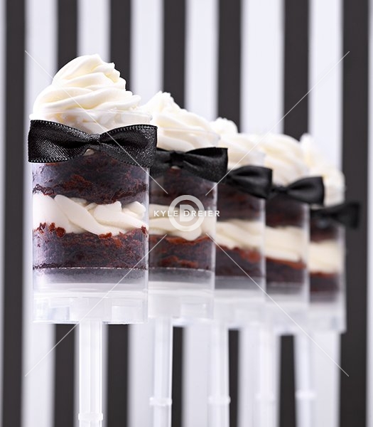 Tuxedo Push-Up Pops