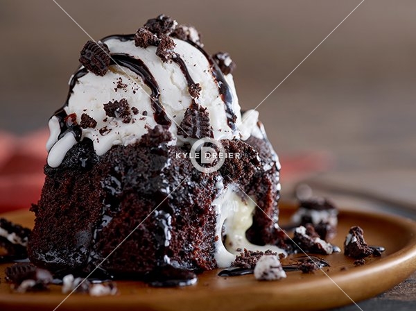 Oreo Cookie Cream Cake