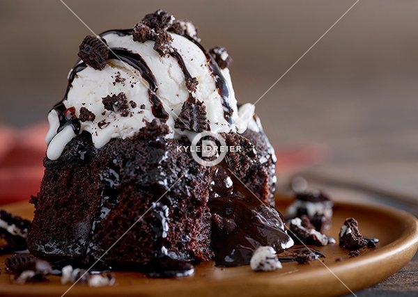 Oreo Cookie Chocolate Cream Cake