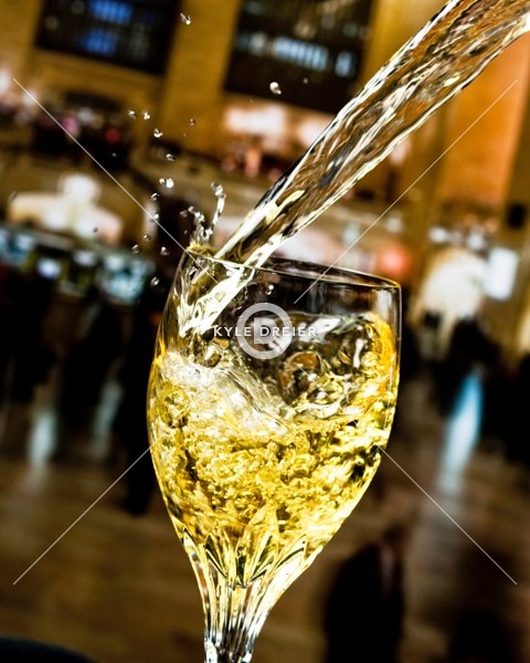 White Wine Pour