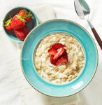 Oatmeal With Strawberries